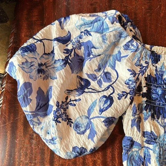 H and M floral top - Picture 2 of 3